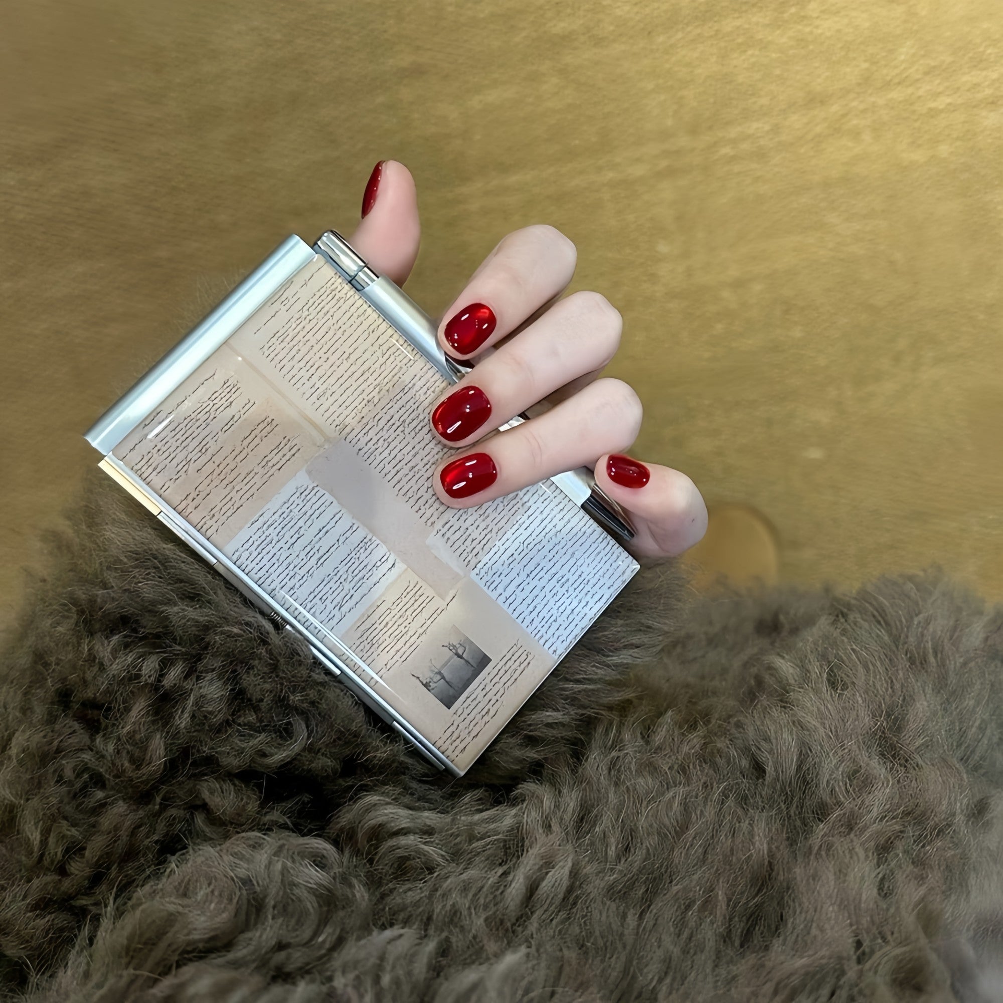 Classic Red Magnetic Short Press-On Nails