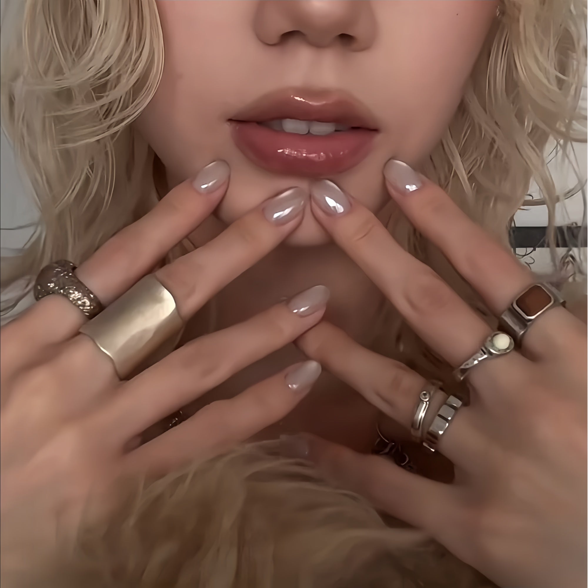 Nude Pearl Shimmer Short Press-On Nails