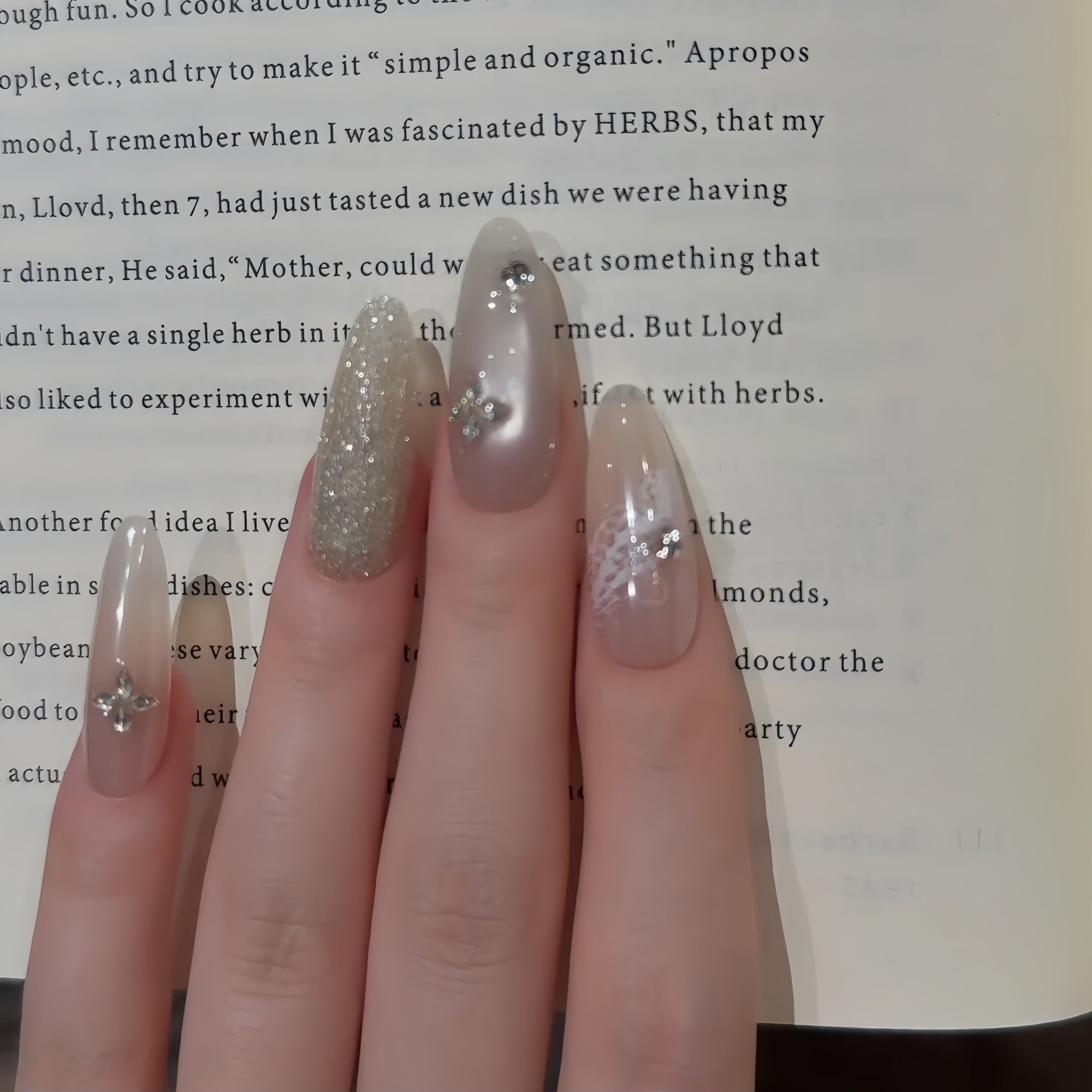 Lace Champagne Glitter Almond Press-On Nails