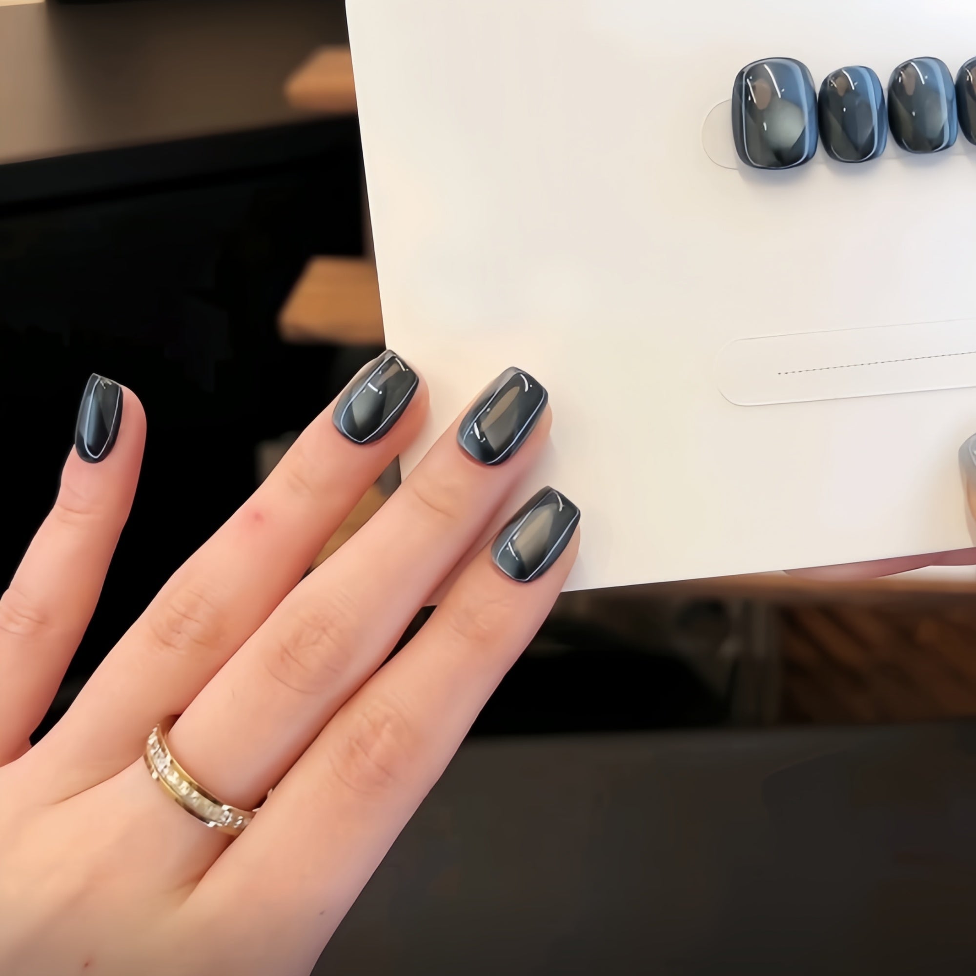 Black Silver Cat Eye Press-On Nails